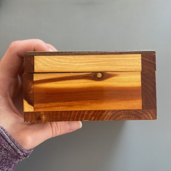 Vintage Unicorn wooden trinket box, from Las Vegas, Nevada - Picture 8 of 13